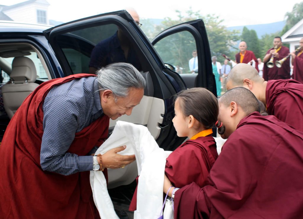 H.E. Dzigar Kongtrul Rinpoche is welcomed by Minling Jetsün Rinpoche