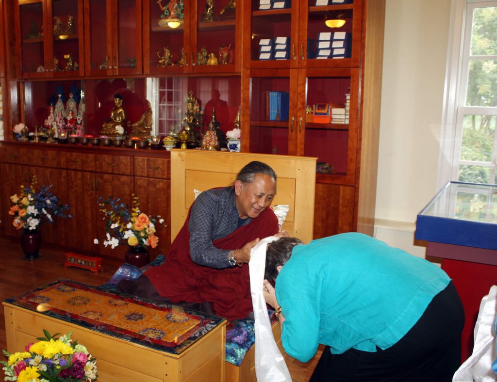 H.E. Dzigar Kongtrul Rinpoche is welcomed by Lopön Jann Jackson